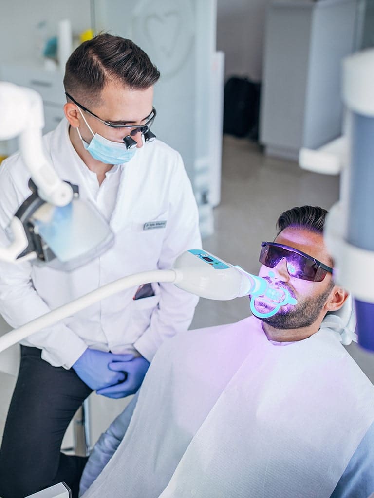 Best Teeth Whitening Dentist In Toronto